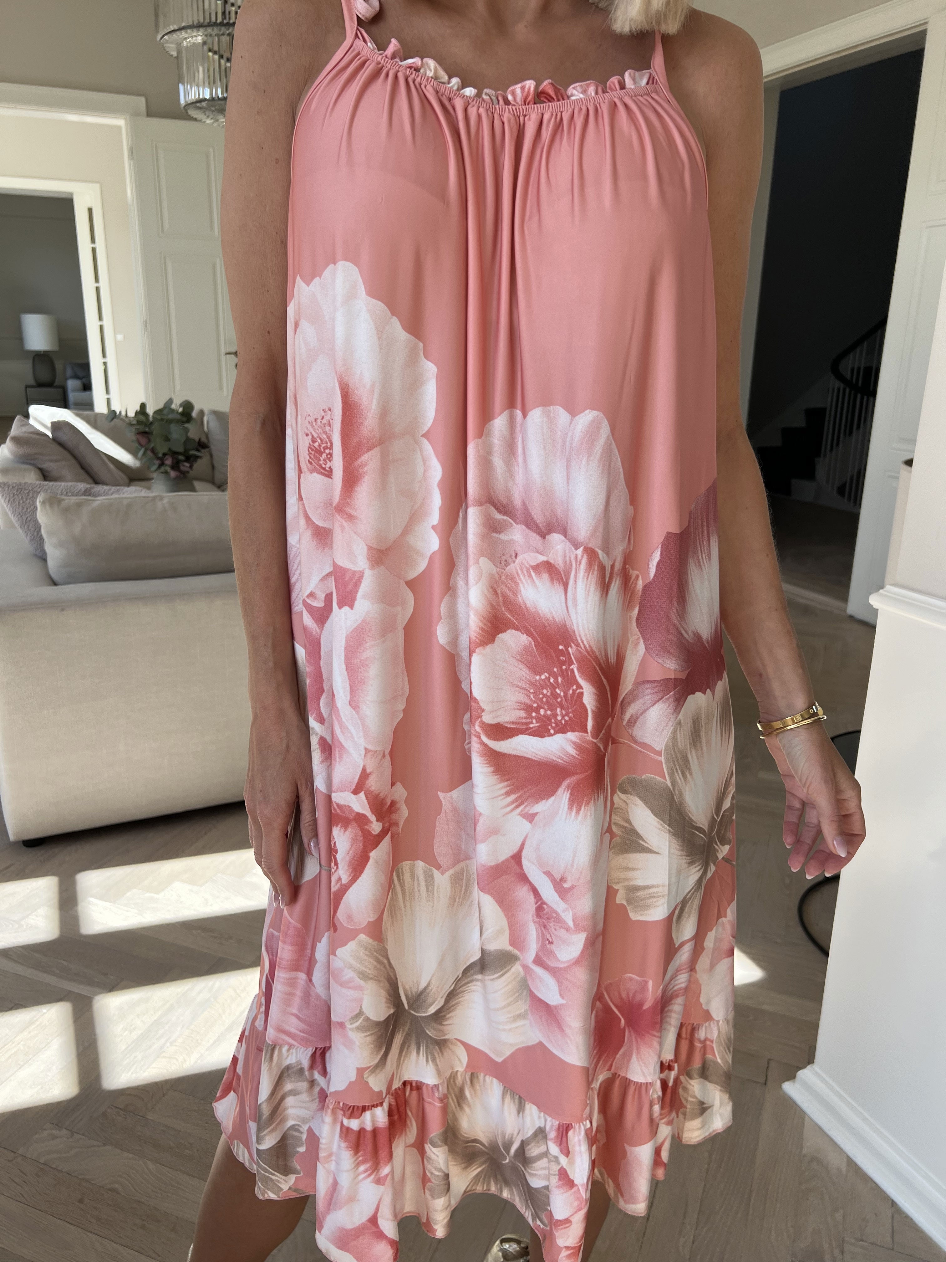 Maya Short - Elastisk strop sommerkjole med blomsterprint